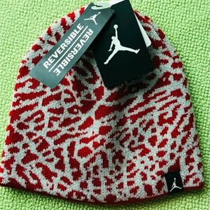 Air Jordan Winter Hat New . Red Gray Reversible.